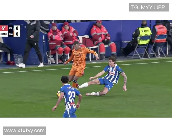 西甲精彩对决波尔图大胜里昂神扑瞬间引发全场狂欢战术解析